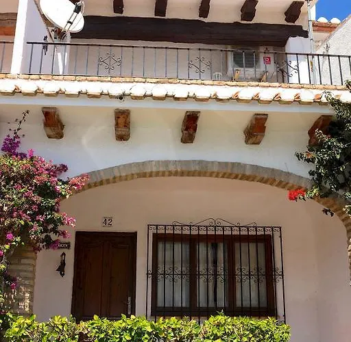 Townhouse In Rotas *